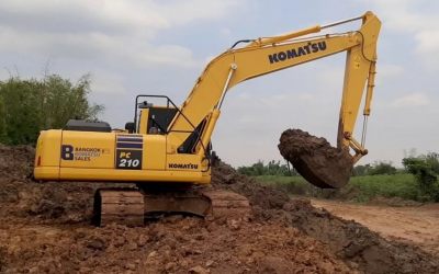 Экскаватор гусеничный Komatsu с ковшом 1 м3 - Мариуполь, заказать или взять в аренду