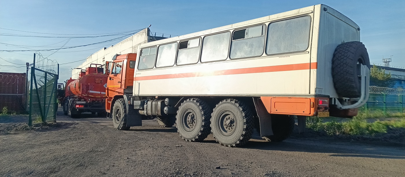 Вахтовые перевозки сотрудников автобусами и спецтехникой в Дебальцево