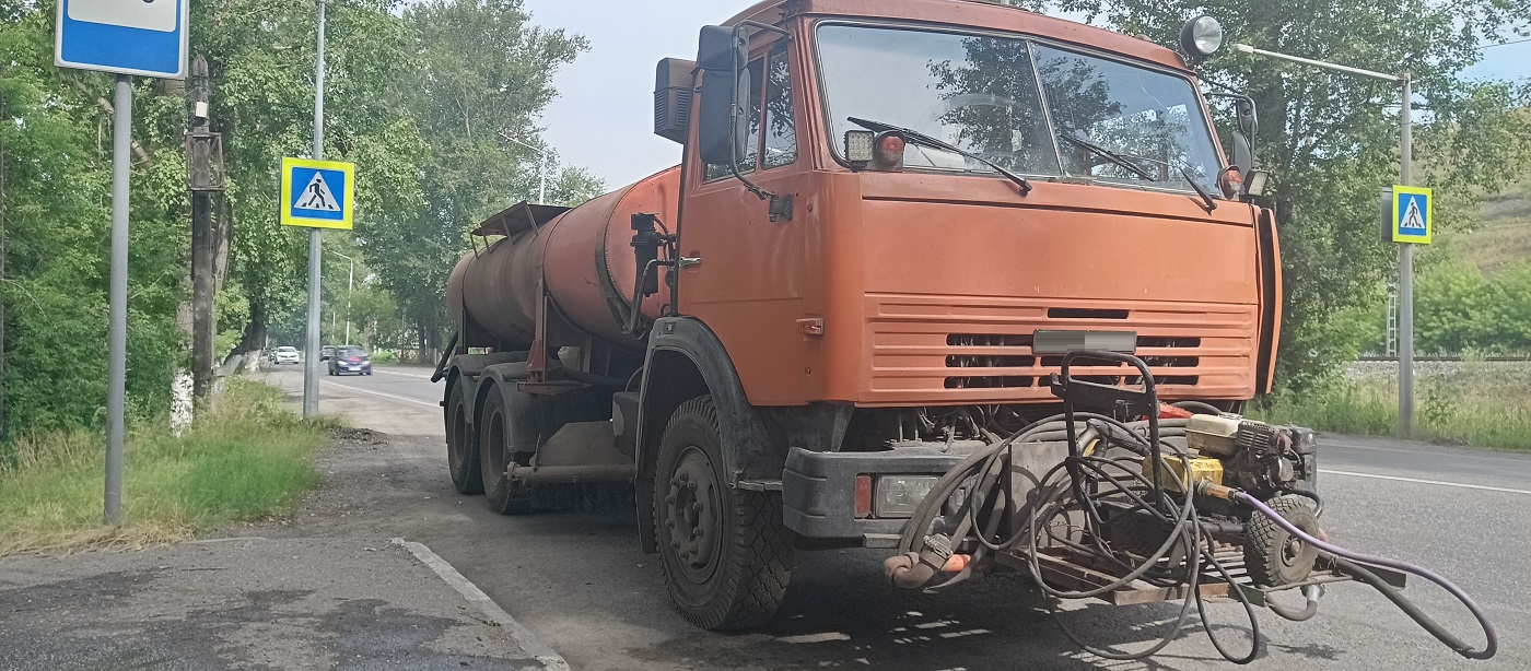 Продажа поливомоечных машин для уборки дорог и поливки зеленых насаждений в Донецке